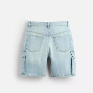 Shorts cargo bleu clair pour homme, taille haute, fermeture boutonnée, couleur unie, style bermuda décontracté avec plusieurs poches, tissu en toile - Product Image 1