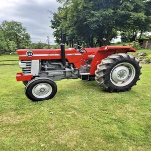 Tractor de Ruedas Massey Ferguson MF165 4WD, Modelo Austria, con Motor para Agricultura, en Oferta - Product Image 1