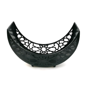 Plat de service artisanal martelé en acier inoxydable doré en forme de lune pour les célébrations de l'Iftar et de l'Aïd, idéal pour les douceurs, les noix, le Ramadan et la maison - Product Image 4