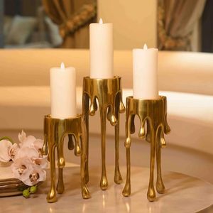 Porte-bougies en métal avec base en acier et aluminium blanc, élégant support de bougie pilier doré pour la décoration de la maison, salon, salle à manger - Product Image 5