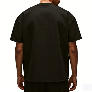 เสื้อยืดคอกลมแขนสั้นสีดำสำหรับผู้ชาย ทรงโอเวอร์ไซส์ สไตล์ลำลอง สีพื้น ผ้าฝ้าย 100% ถักโครเชต์ กันยับ รับสั่งทำ - Product Image 4