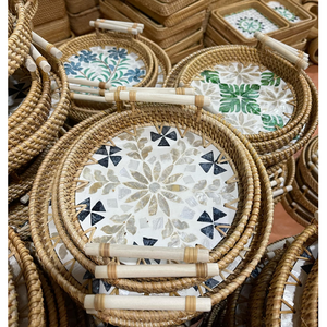 Plateau en rotin tressé écologique avec artisanat en nacre - Product Image 4
