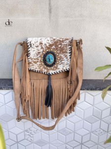 Sac à main bandoulière en cuir de chèvre à franges, style western, en daim, avec pierres précieuses uniques, fait main pour femme - Product Image 4