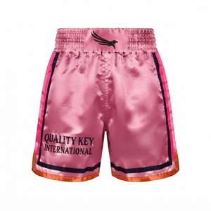 Shorts de combat en satin brodés sur mesure vert et or, équipement de compétition de haute qualité, vêtements de sport fitness, short de boxe - Product Image 2