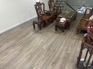 พื้น SPC แบบแข็ง VFLOOR รุ่นโมเดิร์น กันน้ำ ทนต่อรอยขีดข่วน ระบบคลิ๊กล็อค ติดตั้งง่าย ขนาดกลาง รับประกัน 5 ปี - Product Image 5