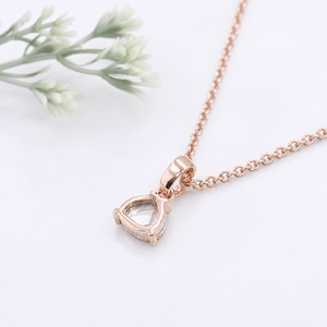 Collier pendentif en or rose avec diamant de laboratoire taille trilobé, bijou fin minimaliste pour femme, à porter au quotidien, charme solitaire - Product Image 3