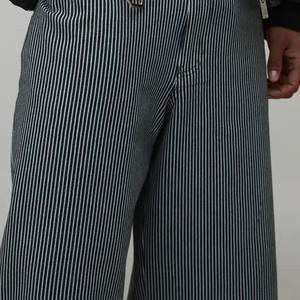 Shorts d'été personnalisés de haute qualité en tissu French Terry pour hommes, taille élastique, impression sérigraphique, longs shorts pour hommes par Inspire Apparel - Product Image 3