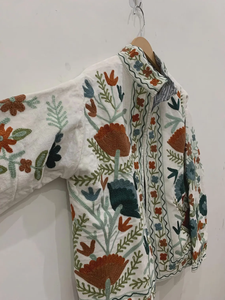 Veste d'hiver unisexe Boho vintage faite à la main Suzani brodée de fleurs avec rembourrage en coton Ethnic Chic Outerwear Cozy Velvet Coat - Product Image 3