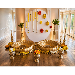Ensemble d'Urli en fibre de lotus doré pour les cérémonies de mariage Haldi et Mehndi, pot de lotus traditionnel pour mariage sud-indien à prix abordable - Product Image 1