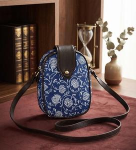 Sac bandoulière messager en PU à motif dessin animé pour femme, avec bouton et fermeture éclair, doublure en polyester, capacité 1L, idéal pour un usage quotidien – Collection Elite Craft Studio - Product Image 1