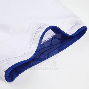 Uniforme de fútbol de última tendencia diseñado para equipos que buscan comodidad y una apariencia coordinada. - Product Image 4