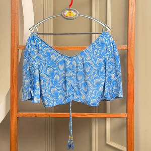 Chemisier à manches courtes froncé à imprimé floral pour femmes, haut court à col en V, tenue d'été décontractée, nouvelle collection 2025 - Product Image 3