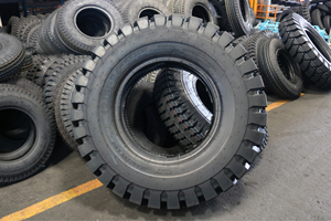 Neumático KUMATIRE K724 12.00-24 24PR OTR de Vietnam para trabajo pesado fuera de carretera, para cargadoras, motoniveladoras y minería, precio competitivo. - Product Image 5