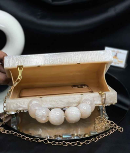 Bolso de Mano de Resina Ecológico Hecho a Mano para Mujer, Diseño Único, Construcción Duradera, Acabado Elegante para Eventos Especiales MULTI CRAFT - Product Image 2