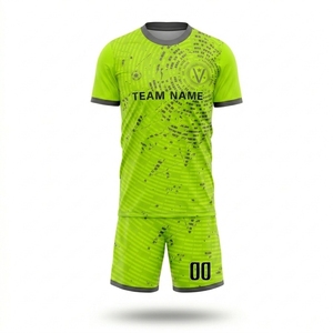 ชุดยูนิฟอร์มฟุตบอลสั่งทำสีเขียว เสื้อและกางเกงขาสั้นแบบซับลิเมชั่น ระบายอากาศได้ดี ซับเหงื่อ 100% โพลีเอสเตอร์ตาข่าย พร้อมปักชื่อทีมและโลโก้ - Product Image 2