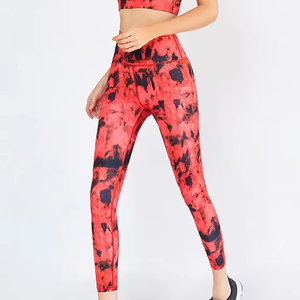 Leggings de sport pour femme à imprimé abstrait audacieux, taille haute, extensibles, pour le yoga et le fitness, avec compression par sublimation - Product Image 4