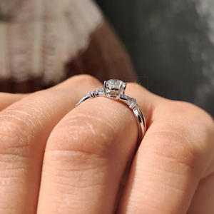 Bague en diamant de qualité supérieure, taille ovale et ronde, bijou élégant pour le quotidien, cadeau de mariage ou de fête, disponible à prix abordable - Product Image 2