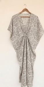 ชุดเดรสผ้าฝ้ายพิมพ์ลายบล็อกแฮนด์เมดสำหรับผู้หญิง สวมใส่สบายๆ ชายหาด ฤดูร้อน ทรงหลวม สไตล์ชาติพันธุ์ ชุดลำลอง ทำมือ เรียบง่าย คอวี ยาว - Product Image 3