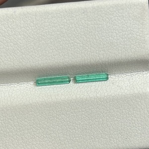Esmeralda Verde Panjshir Fina de 0.29 Ct, Par de Gemas Naturales en Bruto para Facetado Personalizado y Joyería Fina - Product Image 5