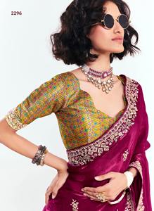 Magnifique sari en soie à motifs traditionnels, dernière collection exclusive, avec chemisier élégant, idéal pour les fêtes et mariages, pour femmes. - Product Image 5