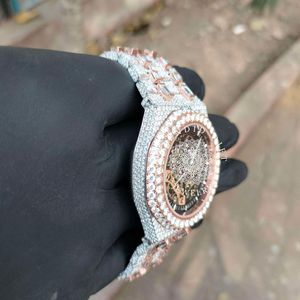 Splendide montre de luxe pour homme, boîtier en argent 28 mm avec moissanite, cadran en cristal saphir, mouvement à quartz ETA, fermoir caché, 10 m - Product Image 3