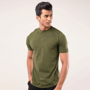 T-shirt Henley ajusté pour homme, 220 g/m², manches courtes, vert olive, 100 % coton, tricoté, respirant, décontracté, idéal pour la gym - Product Image 4