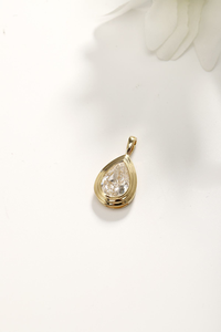 Collar AMBER JEWELS Modelo P-9 con Diamante Cultivado en Laboratorio, Corte Pera, Oro Sólido de 14K, Claridad VVS, Certificado IGI, Regalo de Lujo para Mujer - Product Image 3