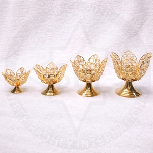 Pot en laiton antique avec cristal, forme géométrique, motif paon, fait main, récipient de rangement décoratif avec couvercle, décoration de luxe pour la maison - Product Image 4