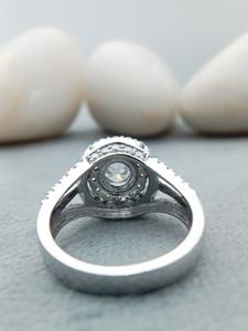 Anillo de Compromiso D'VINS JEWELS LR103 con Diamante Solitario VVS Personalizado, Certificado IGI, Oro Blanco, Corte Brillante, Moderno para Mujer - Product Image 3