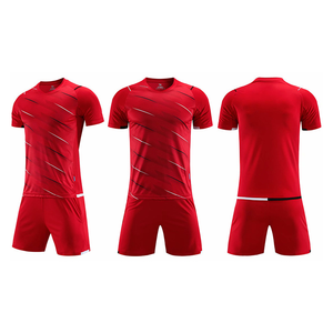Tenue de football OEM personnalisable – Prix direct usine – Respirante – 100 % polyester – Impression par sublimation – Uniforme de football unisexe pour adulte - Product Image 6