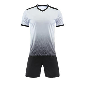 Tenue de football personnalisée en tissu à séchage rapide, maillots et uniformes de football imprimés et uniformes de football simples pour jeunes - Product Image 4