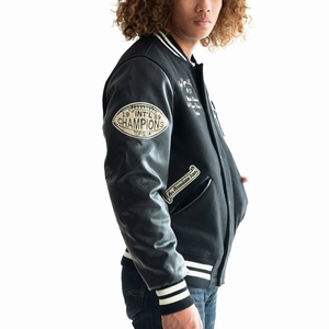 Veste universitaire unisexe noire en PU avec patchs brodés, col montant, fermeture boutonnée, style vintage, laine/polyester - Product Image 2