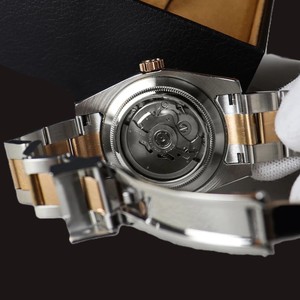 Reloj Automático de Lujo de Acero Inoxidable con Caja Redonda y Esfera Blanca para Movimiento Suizo, Resistente al Agua, Precio al por Mayor para Negocios - Product Image 6