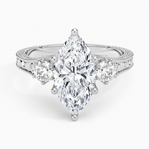 Bague de fiançailles en moissanite taille marquise avec bande gravée vintage et pierres latérales - Product Image 3