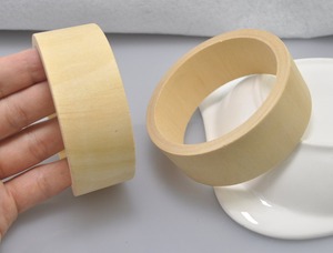 Brazalete de Madera Hecho a Mano en India, Ecológico, con Acabado Natural Pulido, Ligero, Duradero, Personalizable, Joyería Moderna para Mujer - Product Image 5