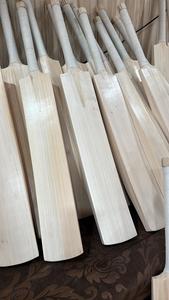 Batte de cricket en saule anglais de qualité supérieure pour balles en cuir dur, entraînement et matchs, grade A - Product Image 2