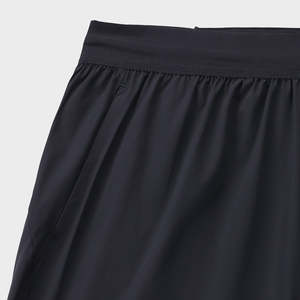 Shorts Bermuda pour homme en polyester uni avec poches, séchage rapide, taille élastique, décontracté, taille mi-haute - Product Image 3