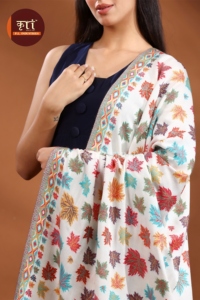 Chal de lana con patrón de hojas, bufanda de invierno con borde de flecos, accesorio tradicional para mujer para ropa étnica - Product Image 6