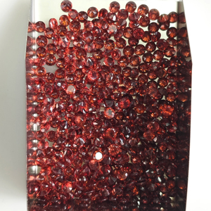 โกเมนสีแดงธรรมชาติ 3.25 มม. ทรงกลมเจียระไนแบบบริลเลียนท์ คุณภาพดีที่สุด พลอยเม็ดเดี่ยวสำหรับทำเครื่องประดับ - Product Image 3