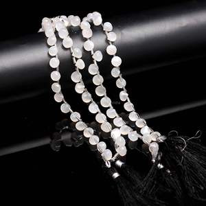 Cuentas facetadas de piedra lunar blanca natural de 7-9 mm, cuentas facetadas en forma de lágrima de piedra lunar, cuentas briolette para la fabricación de joyería. - Product Image 1