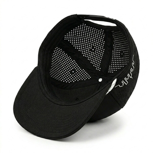 หมวกแก๊ปแบบ Snapback 5 ชิ้นส่วน พรีเมียมสั่งทำพิเศษ ปีกโค้งสำเร็จรูป ตัดด้วยเลเซอร์ ผ้าเดนิมเจาะรู โพลีเอสเตอร์/คอตตอน สปอร์ต ปักลายนูน 3 มิติ - Product Image 3