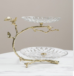 Élégant présentoir en forme de branche dorée avec deux plateaux en cristal, disponible à prix de gros. - Product Image 1