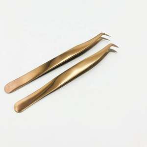 Ensemble de pinces à cils professionnelles personnalisées en forme de botte ronde, couleur or rose, en acier inoxydable avec pointe en fibre - Product Image 1