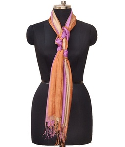 Proveedor indio de chales de la mejor calidad, bufanda de lujo más vendida disponible a un precio razonable, bufandas largas de jacquard tejidas en color liso. - Product Image 1