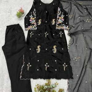 Ensemble Kurta et pantalon en verre premium brodé style romain avec magnifique doublure et dupatta brodée en organza pour femme – Tenue ethnique de créateur - Product Image 6