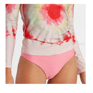 Rashguard de Nailon de Alta Calidad Personalizado para Mujer, para Entrenamiento de MMA, Uso en 4 Estaciones y Excelente Relación Calidad-Precio - Product Image 5