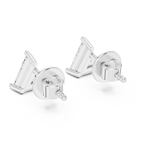 Boucles d'oreilles clous en or blanc et moissanite taille émeraude, plaquées rhodium, bijoux de luxe pour mariages et cadeaux de fête - Product Image 1