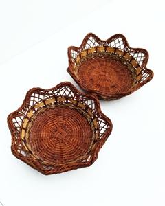 Panier vintage en osier et rotin, idéal pour le rangement des fruits et légumes et le service des chapatis lors des repas en famille, provenant d'Inde. - Product Image 6