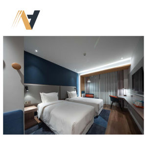 Ensemble de meubles de chambre à coucher pour hôtel avec lit queen-size et rangement fonctionnel pour la rénovation de chambres d'hôtes commerciales, utilisation Holiday Inn - Product Image 1