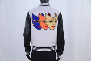 Chaqueta Varsity de Estilo Atlético con Mangas de Cuero para Hombre, Bordado Chenille, Cuello Alto Retro, Chaqueta Letterman OEM/ODM - Product Image 4